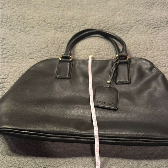 Express Elegant Black Leather Handbag - Picture 4 of 9